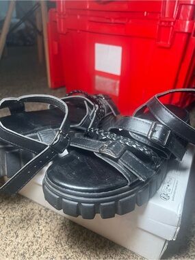 SHEIN Black Chunky Strap Sandals